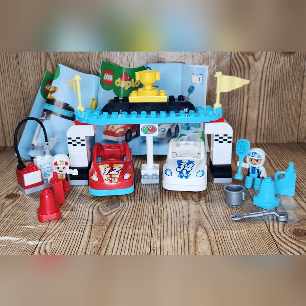 DUPLO LEGO Race Cars‎ 10947 Lego Set with Brick Box